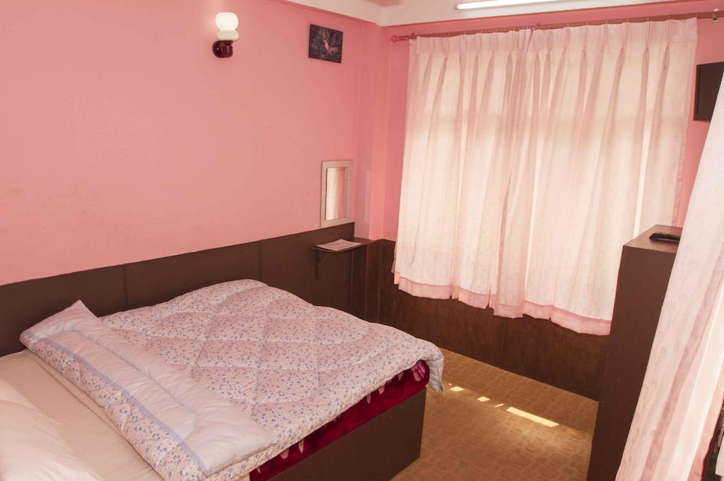 Hotel Impala Garden Katmandu Oda fotoğraf